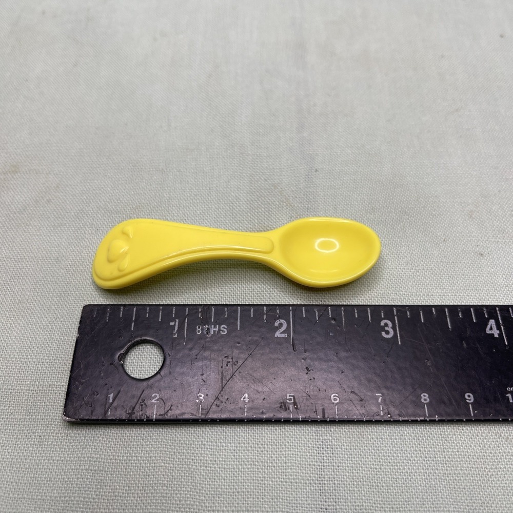 1998 Toy Biz Doll Accessory Spoon Plastic Kitchen Baby Feeding Replacement